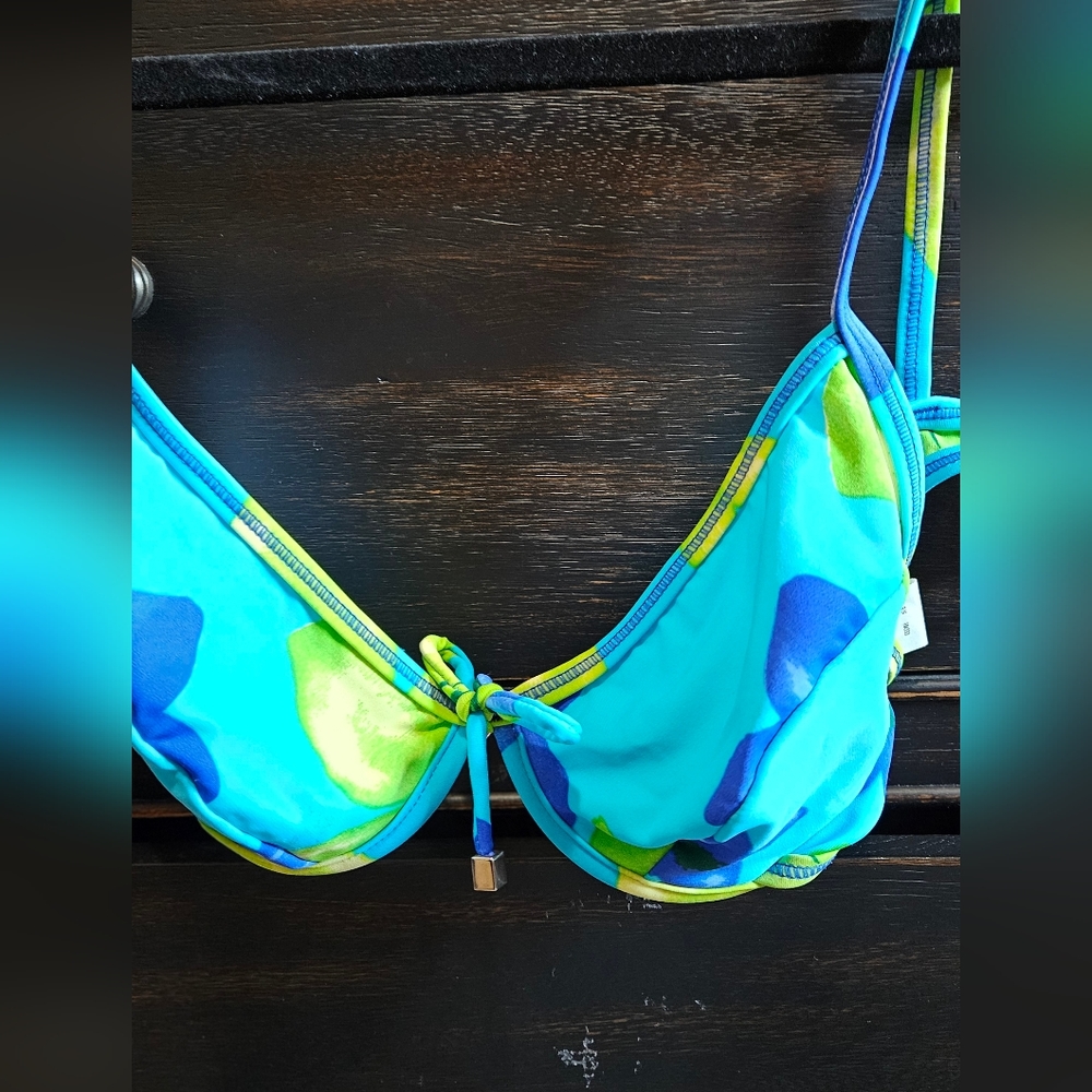 BIKINI top
